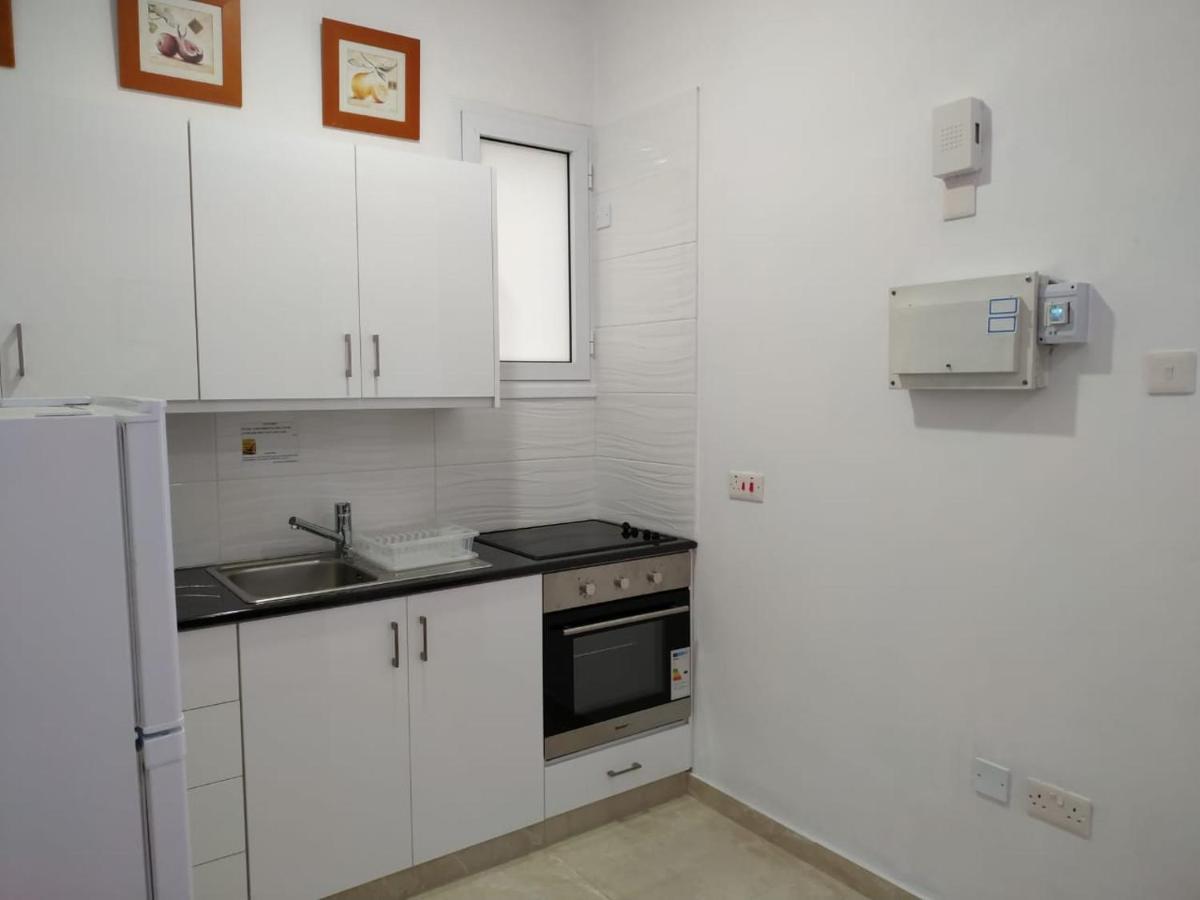 1 Bedroom Apartment لارنكا المظهر الخارجي الصورة