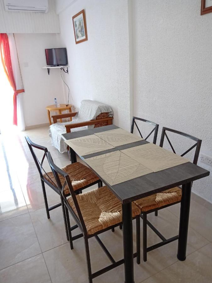 1 Bedroom Apartment لارنكا المظهر الخارجي الصورة